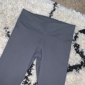 Under Armour heat gear cropped leggings
